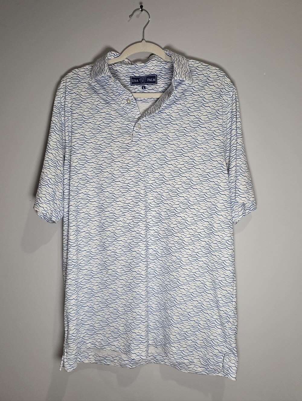 USA Palm White & Navy Wave-Print Polo Shirt